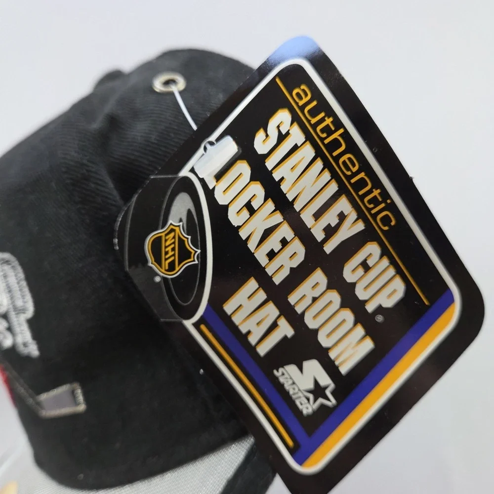 Starter Detroit Red Wings Stanley Cup Champions 1997 & 1998 commemorative Hats